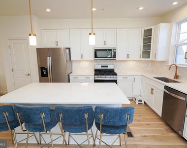 414 Waterfield Court - Photo Thumbnail 16