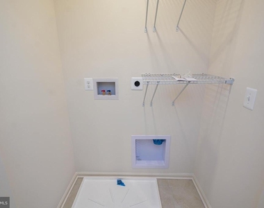 414 Waterfield Court - Photo Thumbnail 32