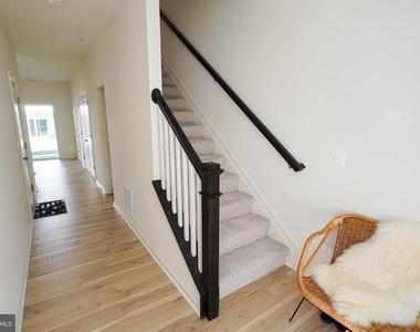 414 Waterfield Court - Photo Thumbnail 11