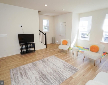 414 Waterfield Court - Photo Thumbnail 24