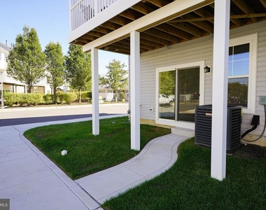 414 Waterfield Court - Photo Thumbnail 7