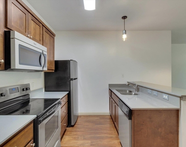 1011 N Lbj Dr - Photo Thumbnail 6