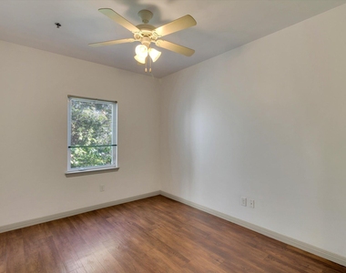 1011 N Lbj Dr - Photo Thumbnail 10