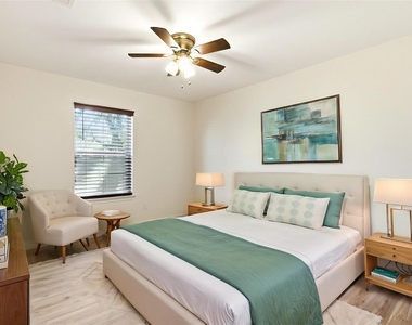 823 N Commerce St - Photo Thumbnail 17