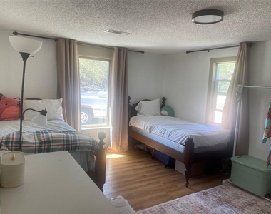 111 Sierra Loma - Photo Thumbnail 4