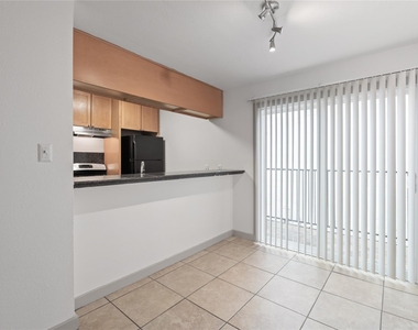 1301 W Ben White Blvd - Photo Thumbnail 2