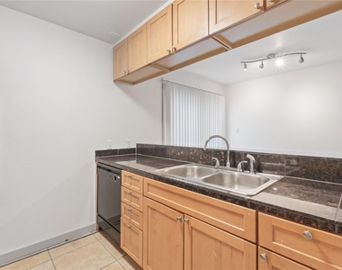 1301 W Ben White Blvd - Photo Thumbnail 5