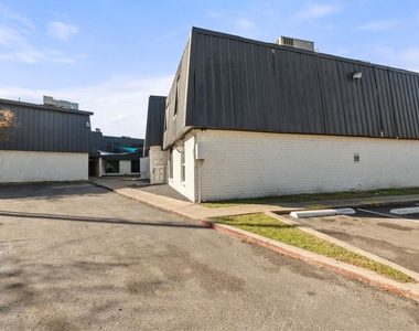 1720 Wooten Park Dr - Photo Thumbnail 8