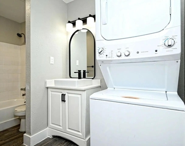 1720 Wooten Park Dr - Photo Thumbnail 18