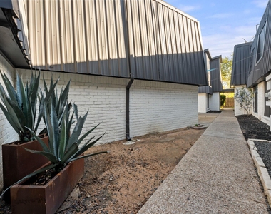 1720 Wooten Park Dr - Photo Thumbnail 4