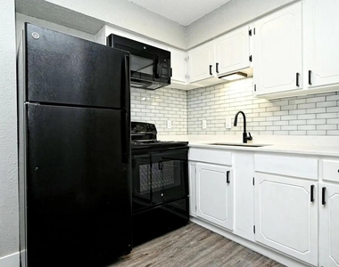 1720 Wooten Park Dr - Photo Thumbnail 21