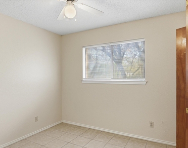 405 Whitetail Dr - Photo Thumbnail 9