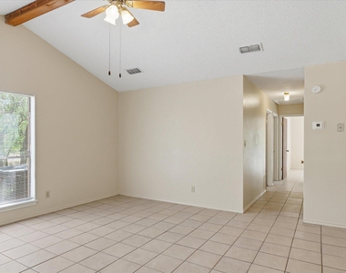 405 Whitetail Dr - Photo Thumbnail 5