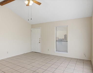 405 Whitetail Dr - Photo Thumbnail 6