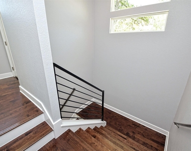 1130 Lott Ave - Photo Thumbnail 15