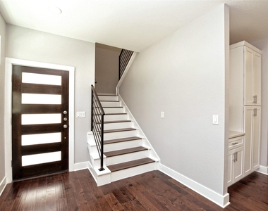 1130 Lott Ave - Photo Thumbnail 3