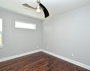1130 Lott Ave - Photo Thumbnail 25