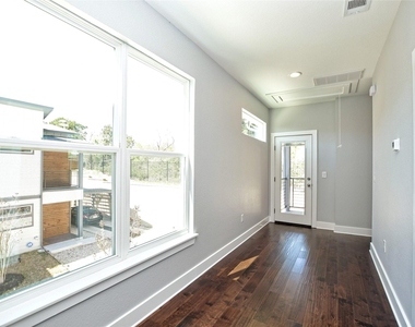 1130 Lott Ave - Photo Thumbnail 14