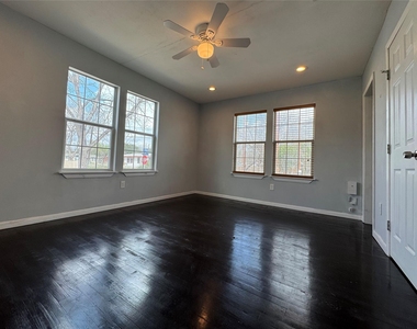 1402 Mardell St - Photo Thumbnail 6