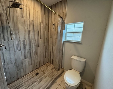 1402 Mardell St - Photo Thumbnail 7