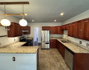 1402 Mardell St - Photo Thumbnail 1