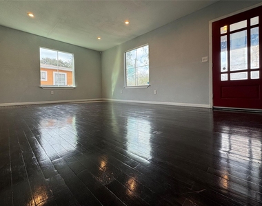 1402 Mardell St - Photo Thumbnail 5