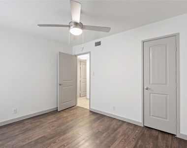 1301 W Ben White Blvd - Photo Thumbnail 18
