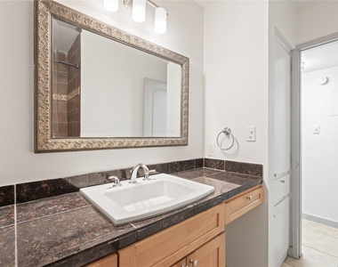 1301 W Ben White Blvd - Photo Thumbnail 11