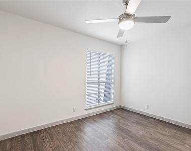1301 W Ben White Blvd - Photo Thumbnail 17