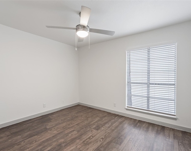1301 W Ben White Blvd - Photo Thumbnail 16