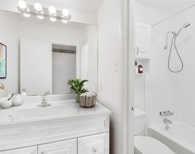 1302 W 24th St - Photo Thumbnail 6