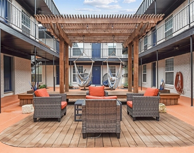1302 W 24th St - Photo Thumbnail 9
