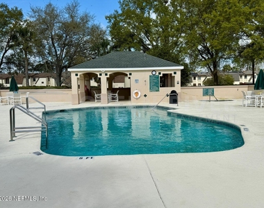 204 Augusta Circle - Photo Thumbnail 32