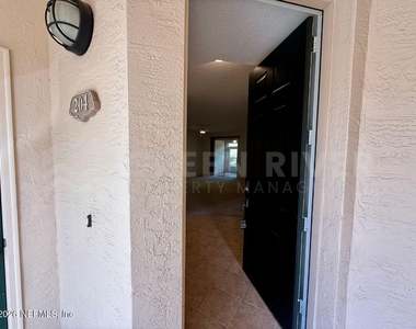 204 Augusta Circle - Photo Thumbnail 3