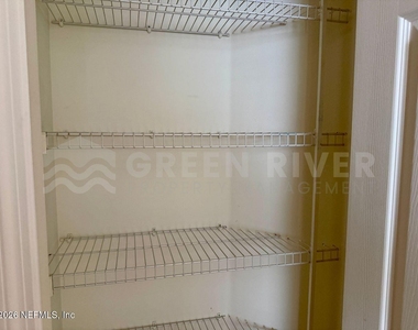 204 Augusta Circle - Photo Thumbnail 6