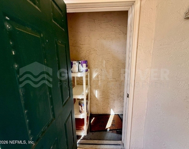 204 Augusta Circle - Photo Thumbnail 26