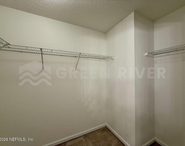 204 Augusta Circle - Photo Thumbnail 15