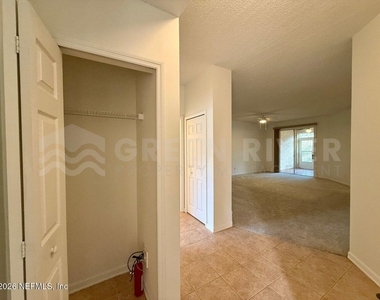 204 Augusta Circle - Photo Thumbnail 4