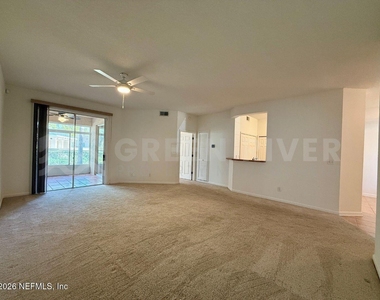 204 Augusta Circle - Photo Thumbnail 8