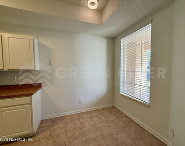 204 Augusta Circle - Photo Thumbnail 13