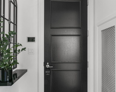 118 E Erie Street - Photo Thumbnail 1