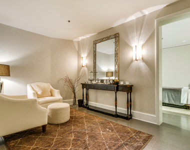118 E Erie Street - Photo Thumbnail 19
