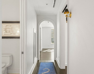 118 E Erie Street - Photo Thumbnail 12
