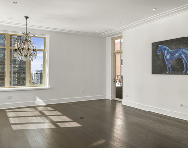 118 E Erie Street - Photo Thumbnail 4