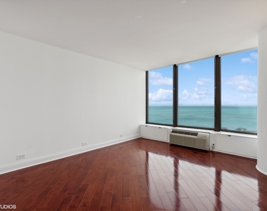 505 N Lake Shore Drive - Photo Thumbnail 7
