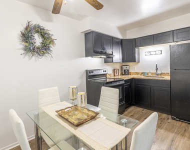4815 Creekview Road - Photo Thumbnail 4