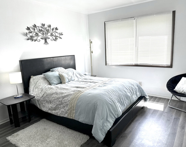 4815 Creekview Road - Photo Thumbnail 3