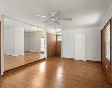 2866 Highland Drive Se - Photo Thumbnail 10