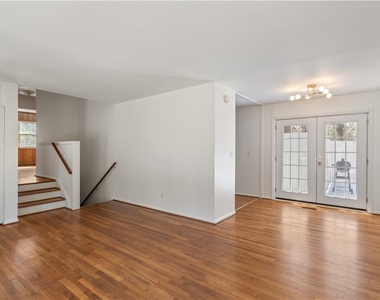 2866 Highland Drive Se - Photo Thumbnail 4