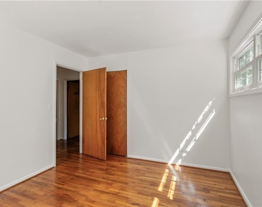 2866 Highland Drive Se - Photo Thumbnail 21